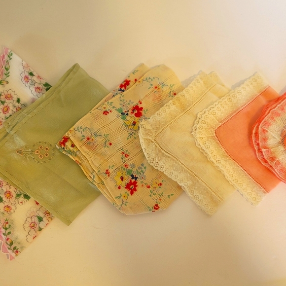 Source Unknown Accessories - Lot of 19 Vintage Handkercheifs
